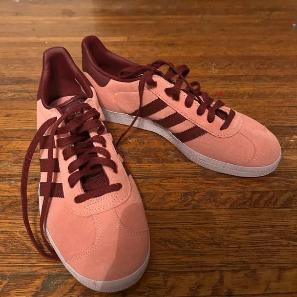 Adidas Gazelles (Men’s 7.5) - Picture 6 of 8